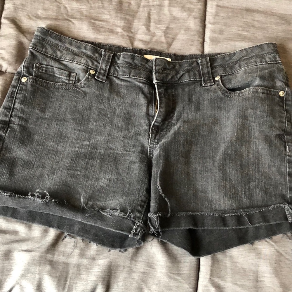 Aeropostale black wash cutoff shorts